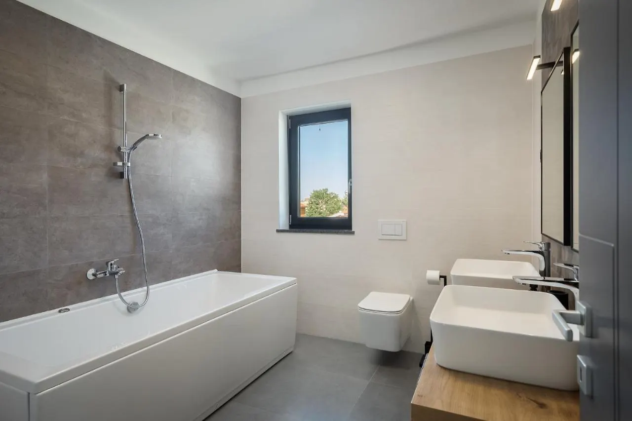 Modern Villa Nea With Outdoor Pool In Pula