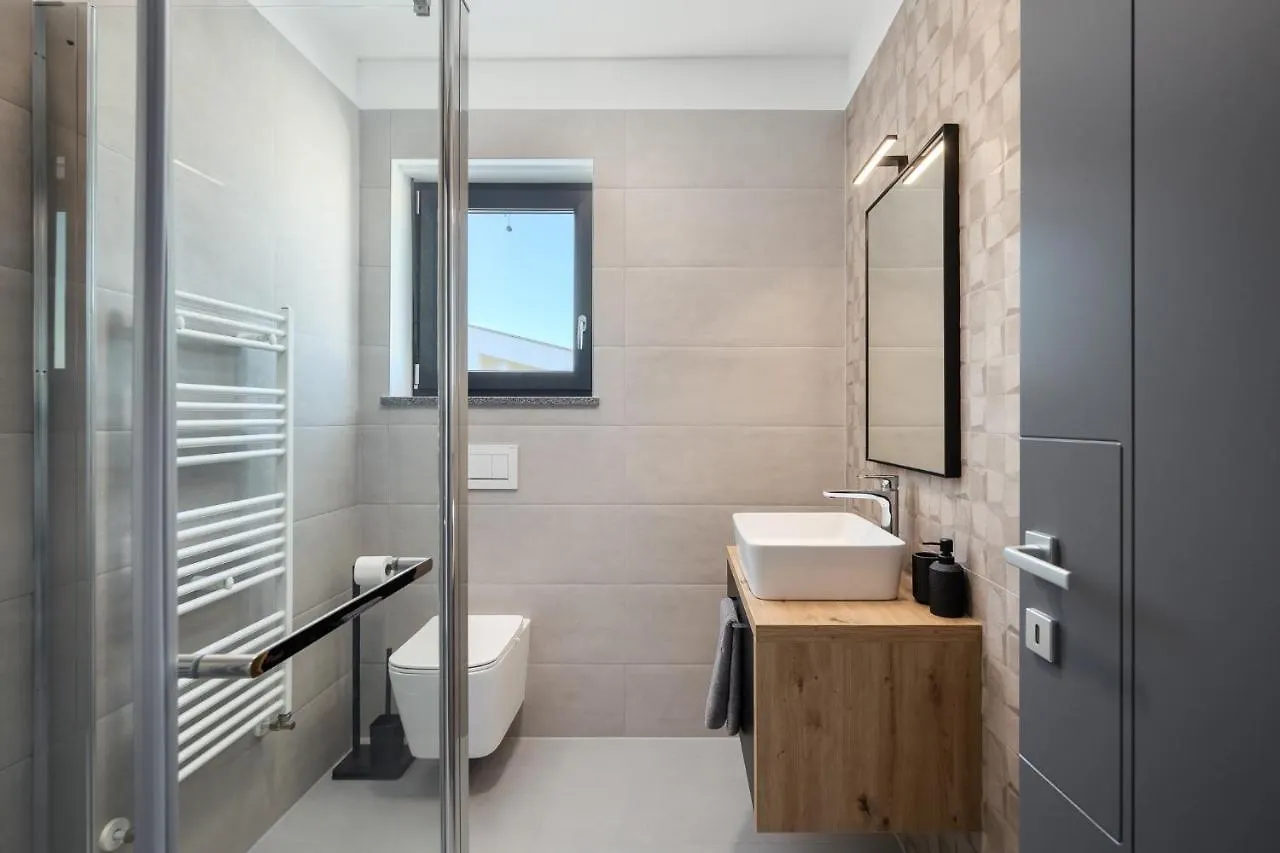 Modern Villa Nea With Outdoor Pool In Pula